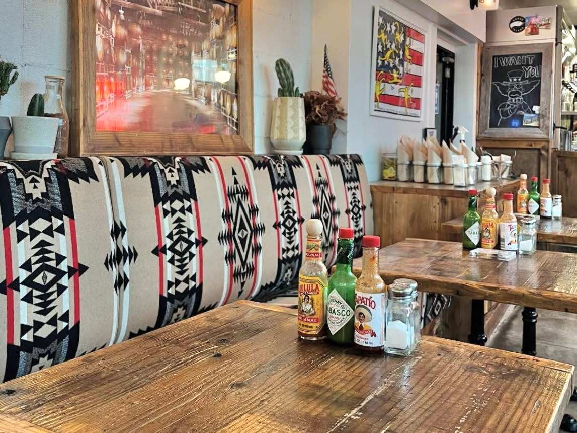 SHE WOLF DINER 参考画像